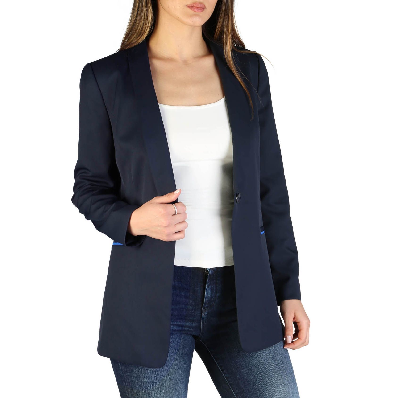 6c8ae770-7071-11eb-8c4f-c5b33833d7f6 Armani Exchange